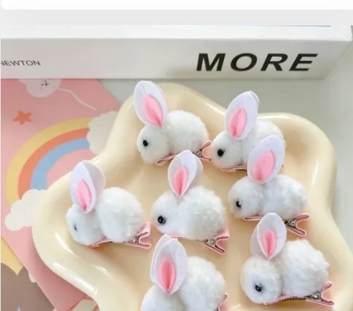 Cute three-dimensional rabbit hairpin